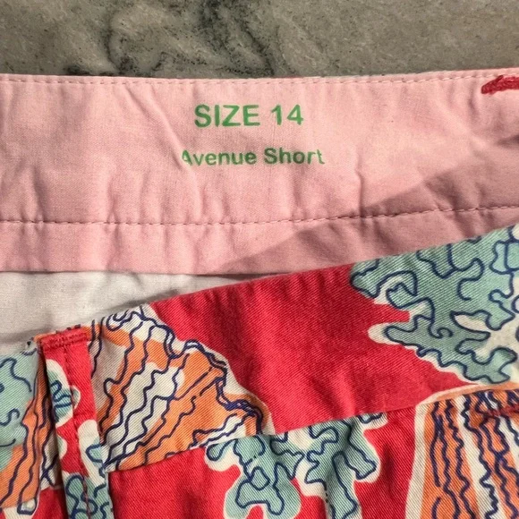 Lilly Pulitzer Avenue Bermuda Shorts Coral and Shell  Print - Picture 5 of 8